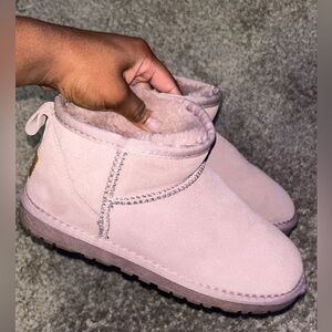 light pink uggs